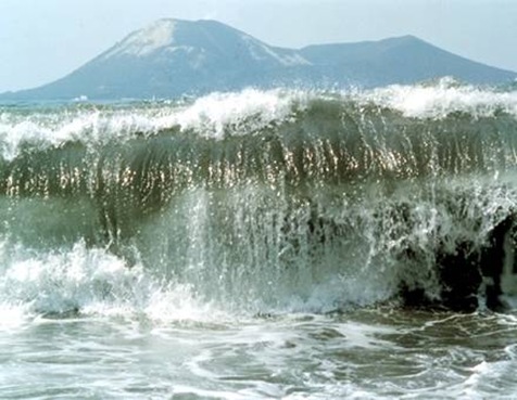 tsunami japan tokyo